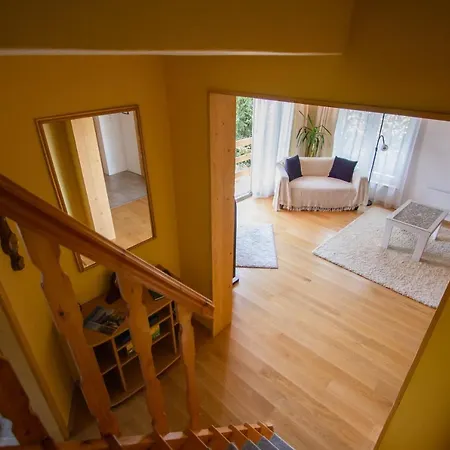 Apartment Leander Vendeghaz *