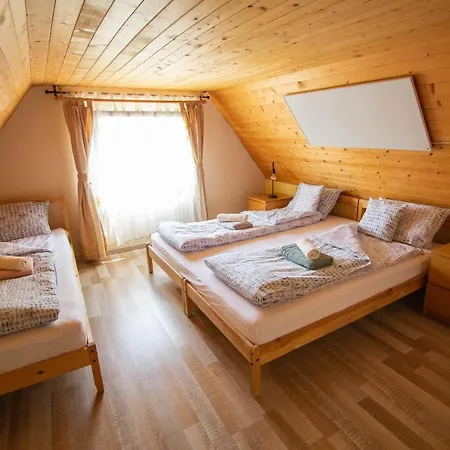 Apartment Leander Vendeghaz *